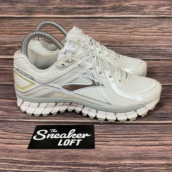 brooks gts size 6